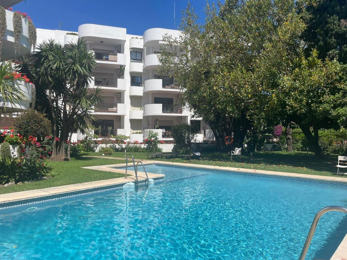 In Puerto Banus - And Luxury Lägenhet
